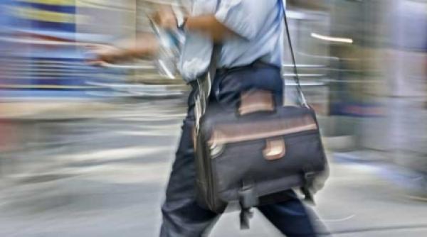 angajati cu jobul in spinare