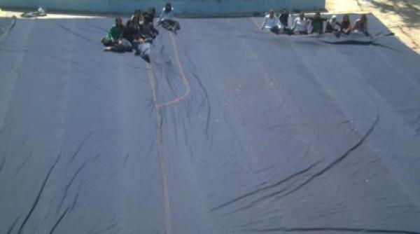 record guinness pentru cel mai lung pantalon