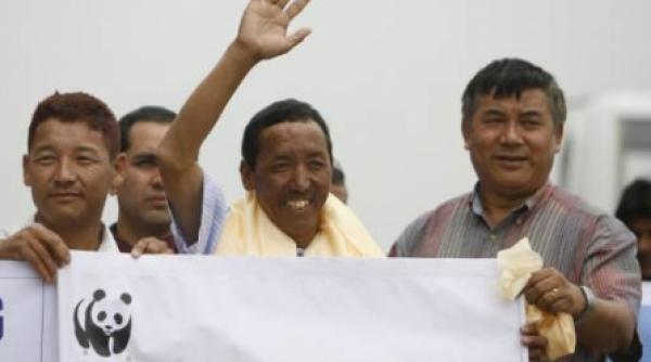 apel pentru protectia mediului din varful everestului