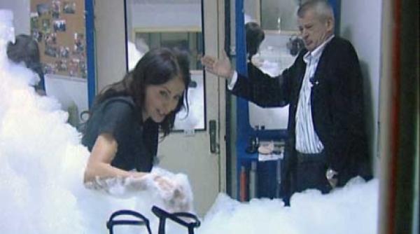 mihaela radulescu si sorin oprescu o baie cu spuma