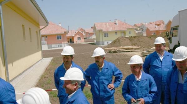 125 de familii stramutate din rosia montana