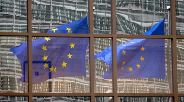 paradis pentru spioni