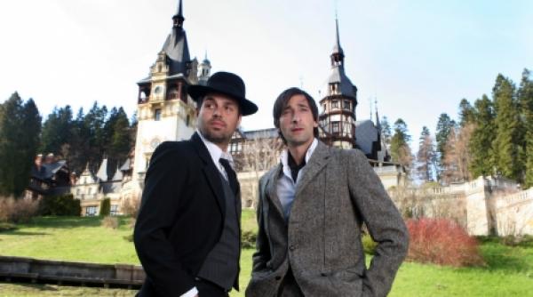 pelesul aruncat in aer de fratii bloom