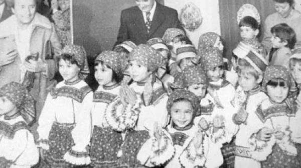 tinerelor vlastare ale patriei dragostea si grija intregului popor