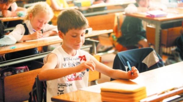 fie scoala cat de rea tot mai bine i in tara mea