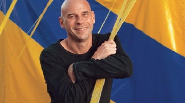 proprietarul cirque du soleil urmatorul turist in spatiu