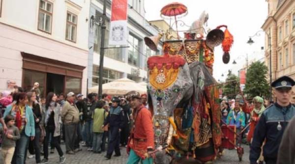 la sibiu spectacolul domina viata zi de zi