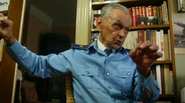 pilotul inamic l a gasit pe internet dupa 64 de ani