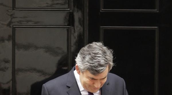 demisii in cascada la londra