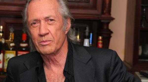 politia thailandeza refuza ajutorul fbi in ancheta privind moartea lui david carradine