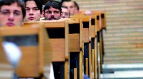 studiu romania are deficit de studenti