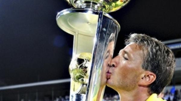 dan petrescu am dormit cu trofeul langa pat