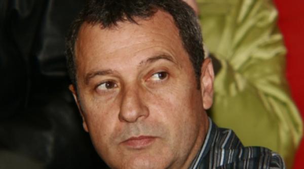 mircea rednic si a dat demisia de la dinamo din belgia prin telefon