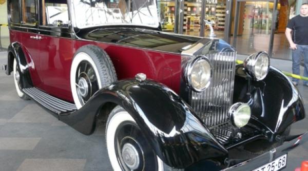 automobile de epoca in criza