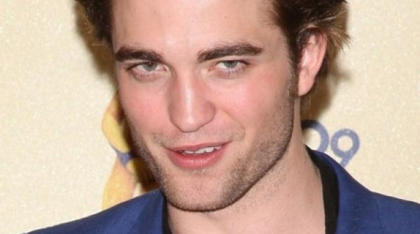 robert pattinson cel mai frumos barbat din lume