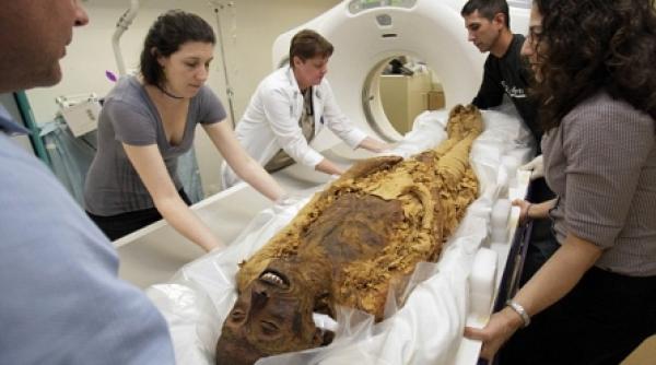 secretul mumiilor scos la iveala de tomograf