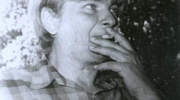 discretia nu este nici labirint nici poarta nici cheie grea