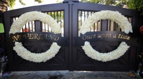familia jackson trupul lui michael nu va fi expus la neverland
