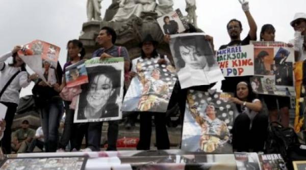 the telegraph michael jackson ar putea fi inmormantat luni