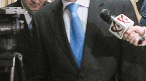 vulpea la un pas sa faca statul politienesc