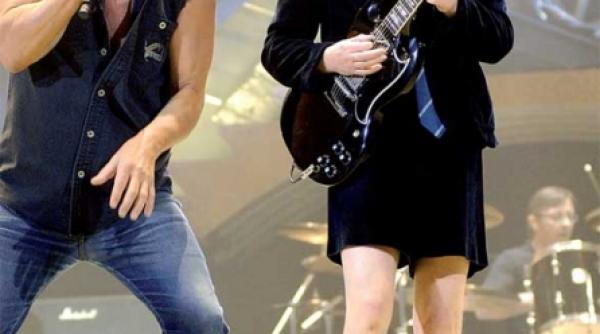 politia si biletele ac dc