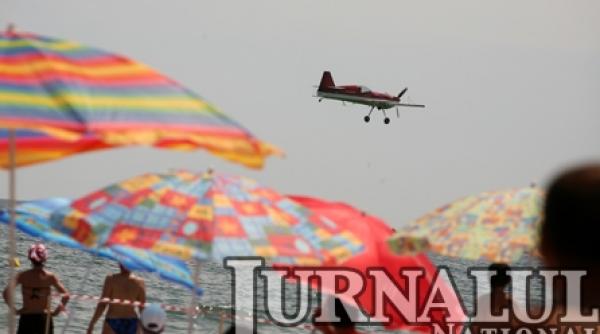 mamaia cu ochii si inimile pe cer video