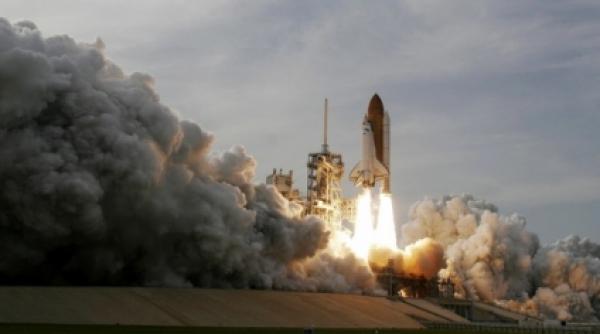 endeavour a fost lansata spre iss dar este posibil sa fie usor avariata