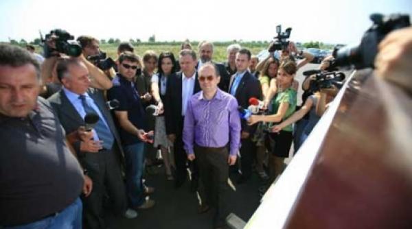 boc face arogante ca s o apere pe udrea