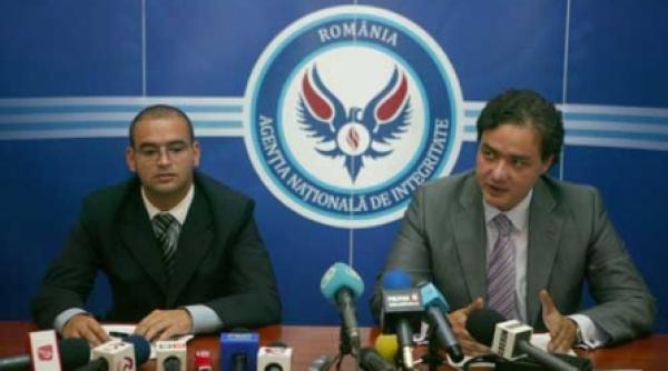 gardianul averilor isi bate joc de banii publici