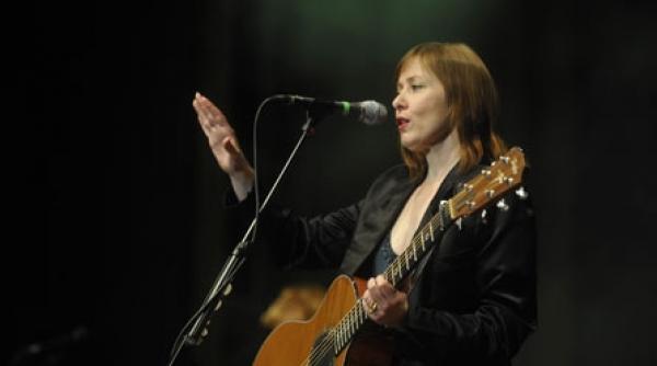 suzanne vega si ioan gyuri pascu au cantat pe aceeasi scena