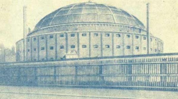 ochii din masca de panza