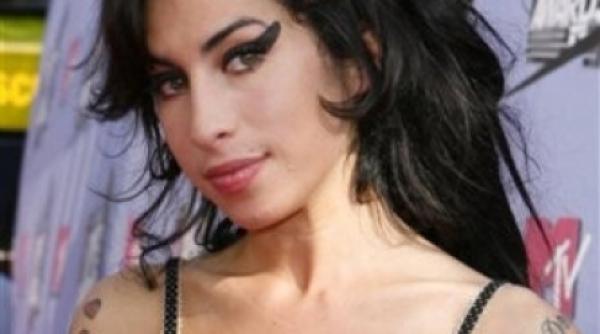 top sase vedete apuse