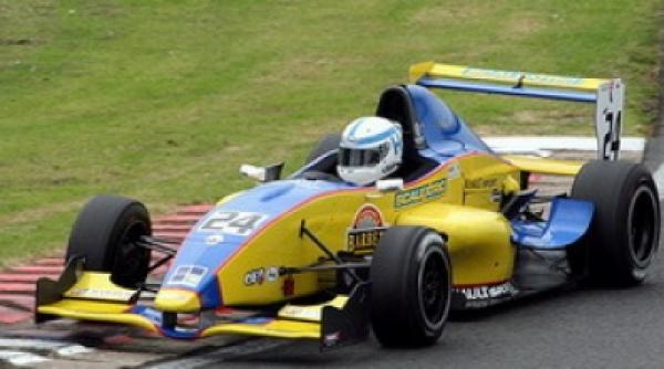 tragedie pe circuit henry surtees a murit dupa ce a fost lovit in cap de o roata video