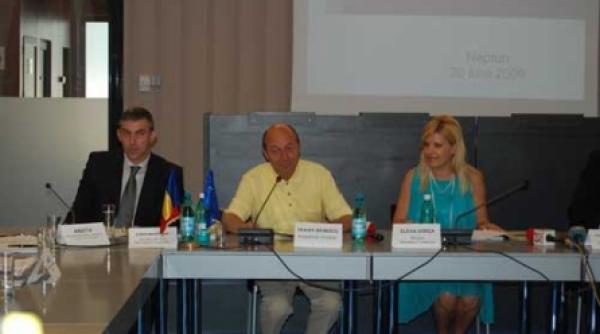 basescu a mers la udrea