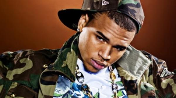 chris brown cere iertare fanilor pentru ca a lovit o pe rihanna video