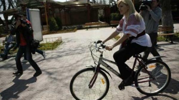 elena udrea cumpara imagine pentru ea