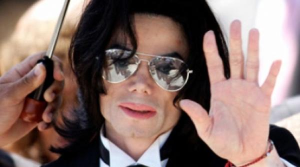 michael jackson avea dosar la stasi