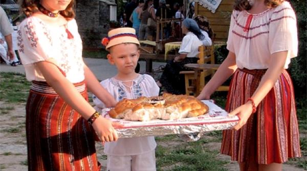 sezatoare in satul de pe malurile bascei