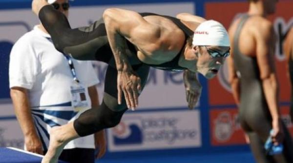 victorie si record mondial pentru michael phelps la 200 m fluture