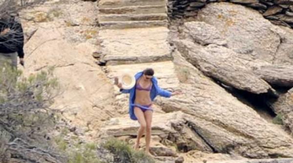 paparazzi cuplul sarkozy in vacanta