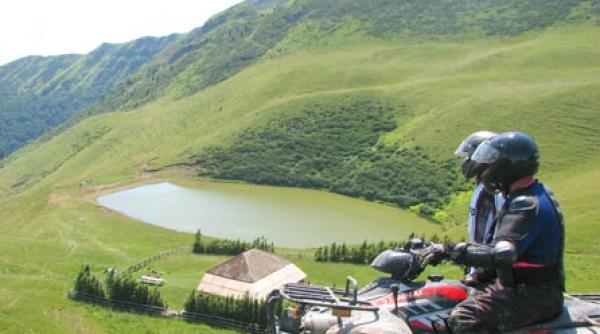 urcus spre lacul vulturilor