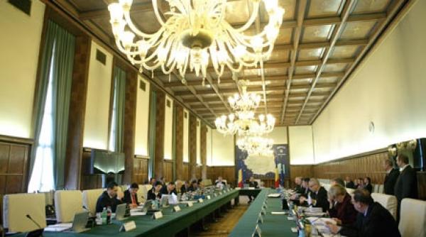 guvernul da afara 9 200 de bugetari