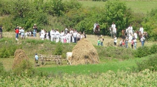 raiul alpinistilor in straie de sarbatoare