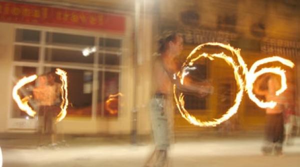 expozitii muzica film teatru stradal