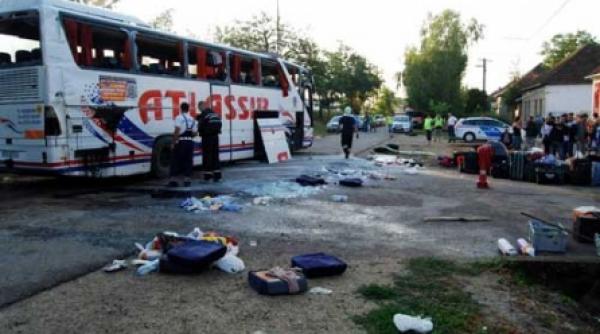 szeged 12 persoane ranite in urma rasturnarii unui autocar din romania
