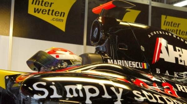 elena udrea piloteaza bani pentru partid