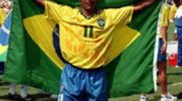 romario revine pe gazon la 43 de ani