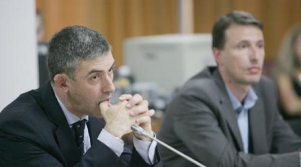 trimisii elenei udrea au fugit in concediu