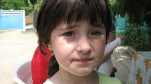 un inger uitat pe pamant