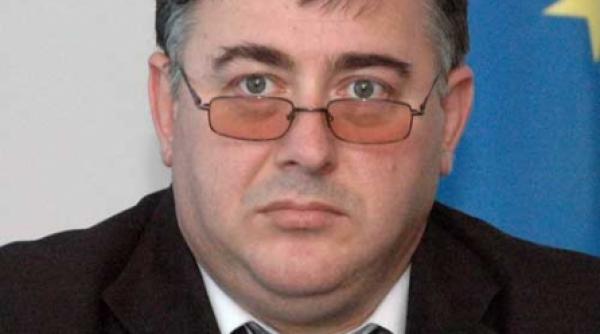 bitlan cu un pas inaintea lui nica